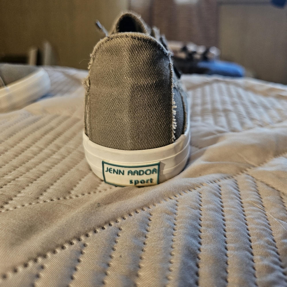 Jenn Ardor Gray Sneakers - Picture 5 of 5